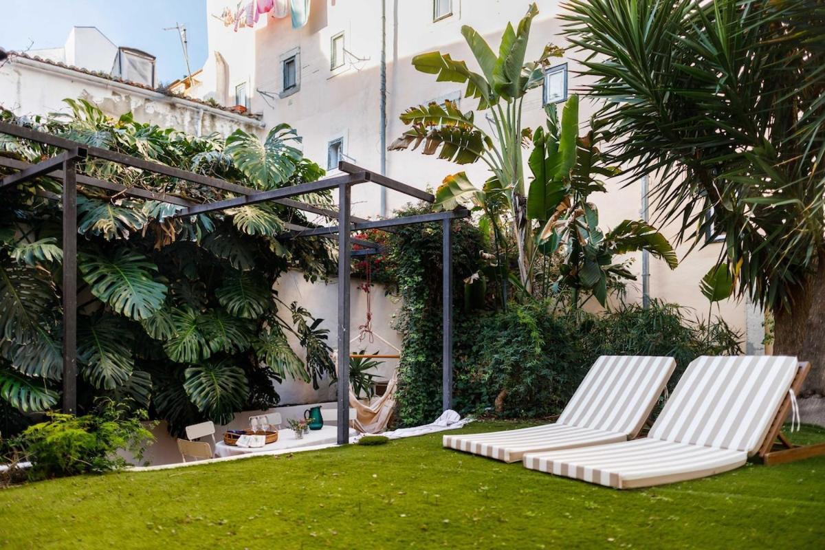 Pool & Garden In The Heart Of Lisbon