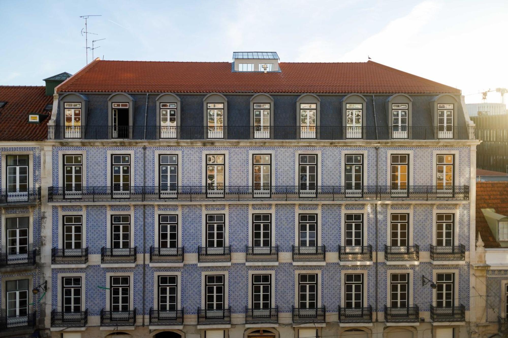 Pool & Garden In The Heart Of Lisbon