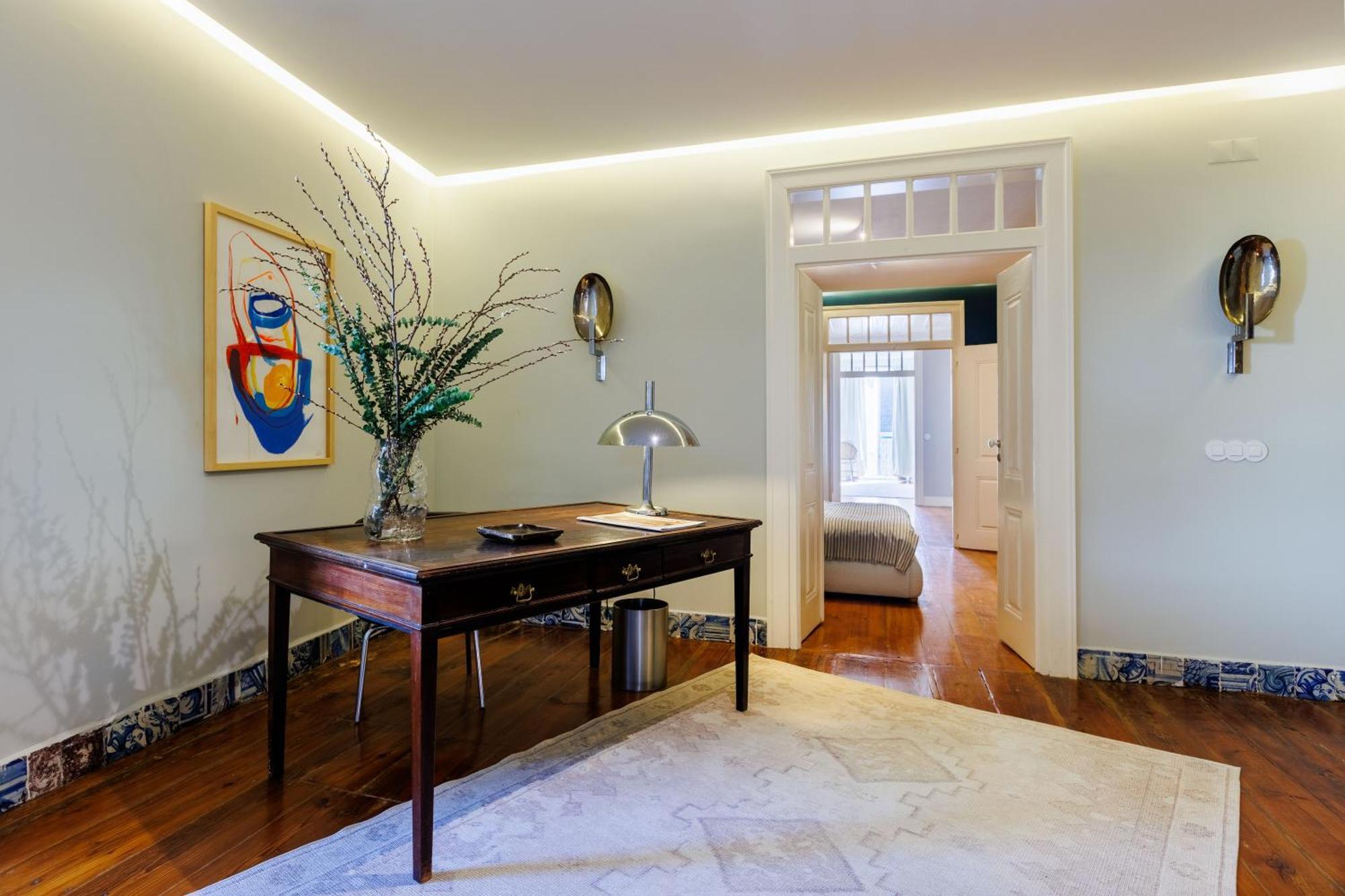 Apartment Pool & Garden In The Heart Of